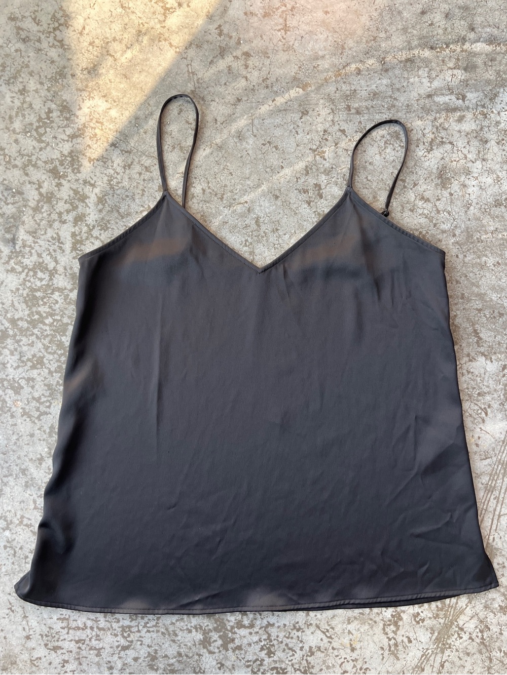 Uniqlo Black V-Neck Spaghetti Strap Camisole